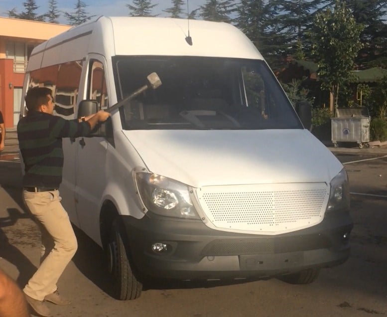 Van 1