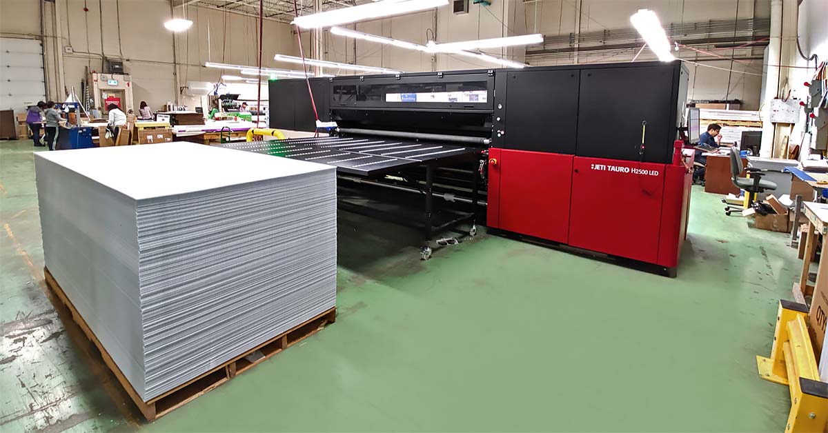 Jeti Tauro large-format printer at Sinalite