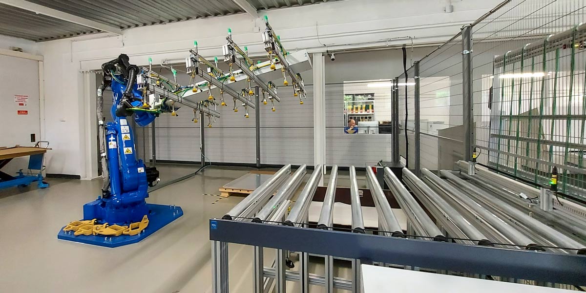 Trivium Robot Plate loading robot
