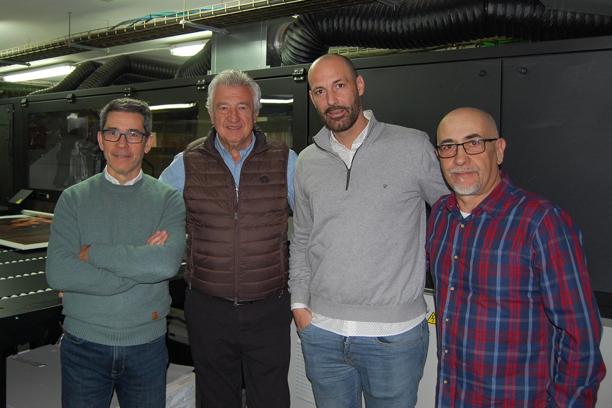 CC_Grafitex_team with Tauro H2500_1200x800